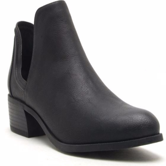 Boho Cut out Vegan Leather Slip On Booties Black - Picture 2 of 2